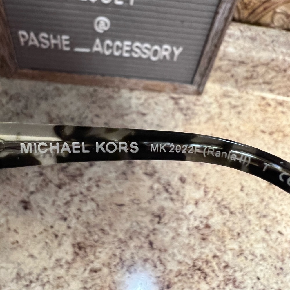MICHAEL KORS Black & White Rania Square Sunglasses Brand NWOT - Picture 12 of 16